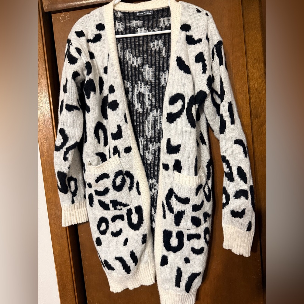 SHEIN Black and Cream Patterned Cardigan